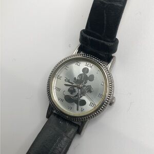 Vintage Disney Mickey Mouse Watch.
